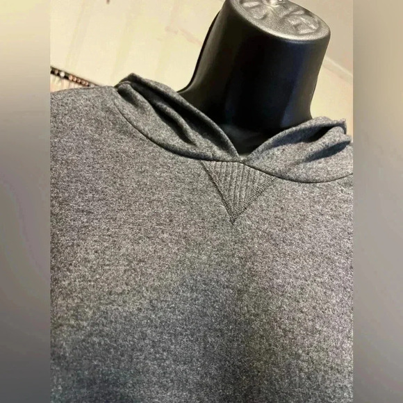 NWOT Urban Outfitters Out From Under Gray Crop Hoodie Medium - Picture 4 of 5